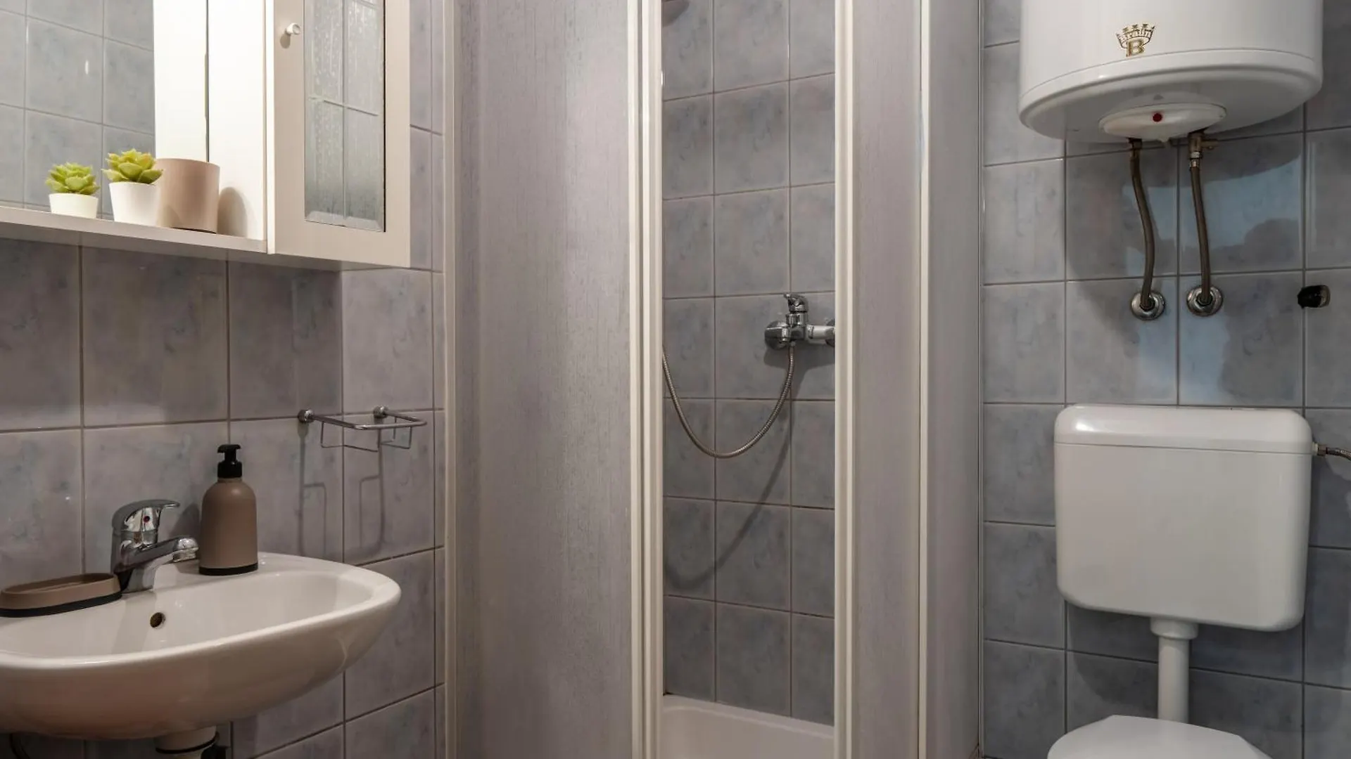 Apartments Ivancevic Vir 0*,  Croatia